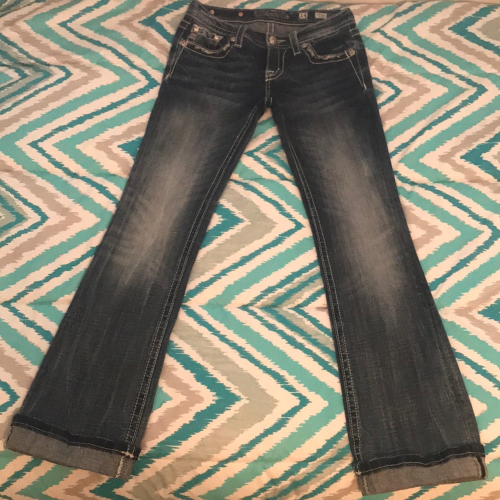 Girls Miss Me jeans. Only worn 4 times.